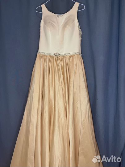 Свадебные платья