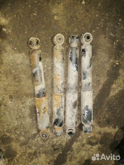 Задний амортизатор Тойота Рав 4 2006-2013