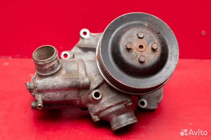 Помпа Mercedes S500 W140 M119 1991