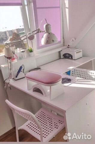 Маникюрный стол с вытяжкой