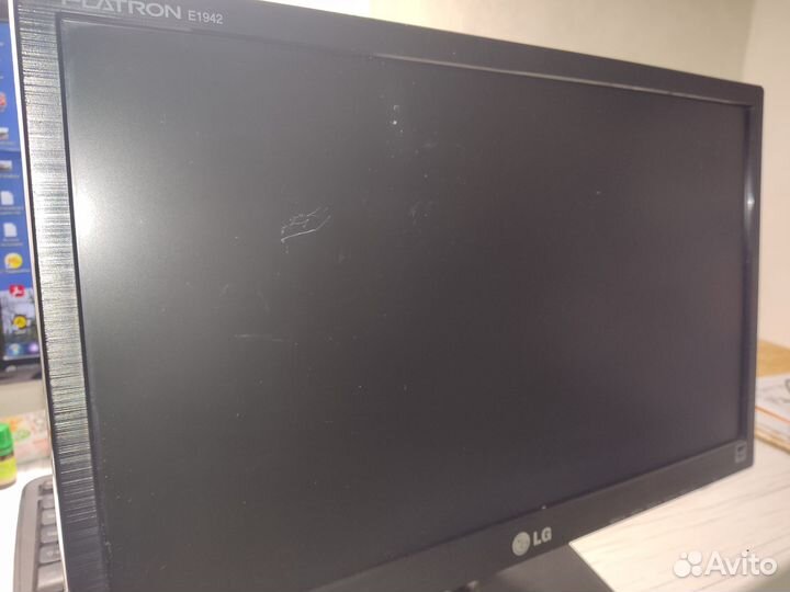 Монитор LG Flatron E1942C-BNA 18.5