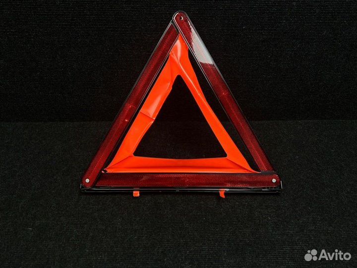 Знак аварийной остановки Mercedes-Benz A-Class