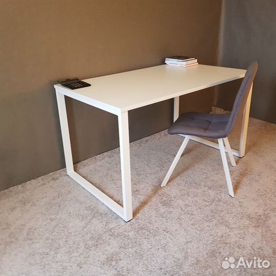 Компьютерный стол Лофт 130*80 см. Белые ножки