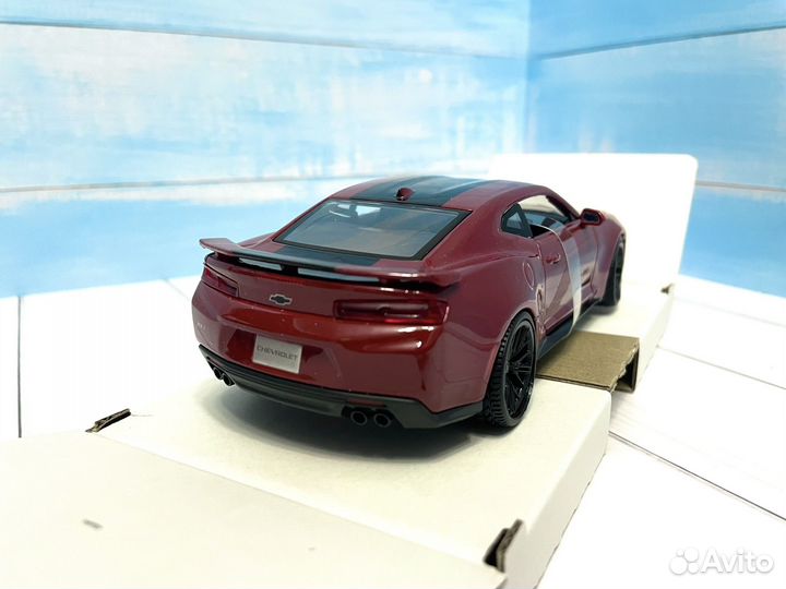 Модель автомобиля Chevrolet Camaro ZL1 1/24 Maisto