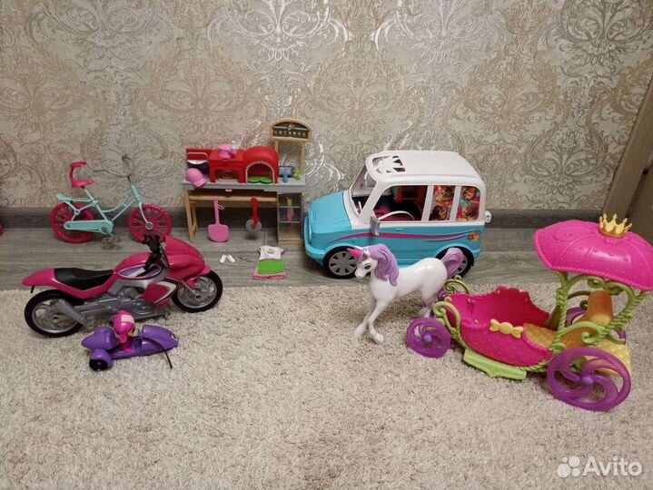 Лот барби автобус,мотоцикл, пиццерия,и тд