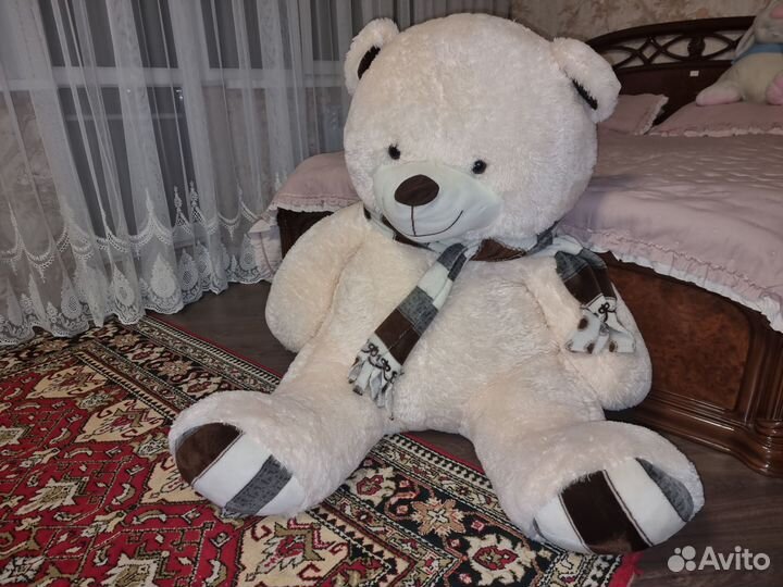 Плюшевый медведь большой