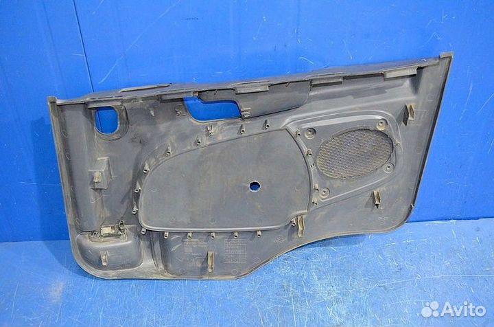 Обшивка двери, левая scania P-series (01.04)