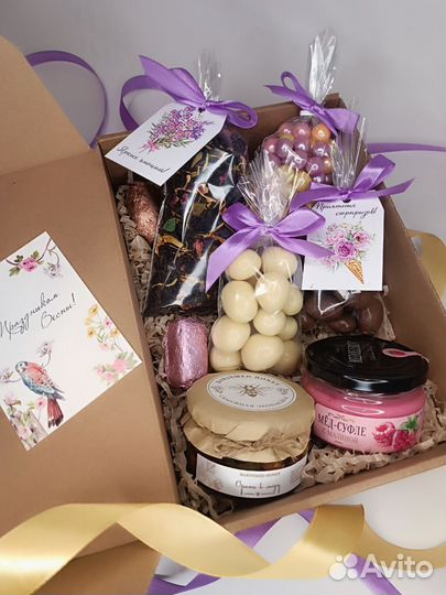 Подарочные наборы на 8 марта