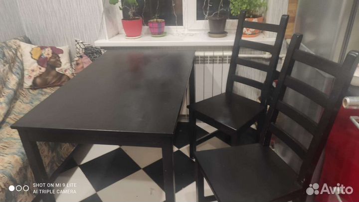 Стол и стулья IKEA