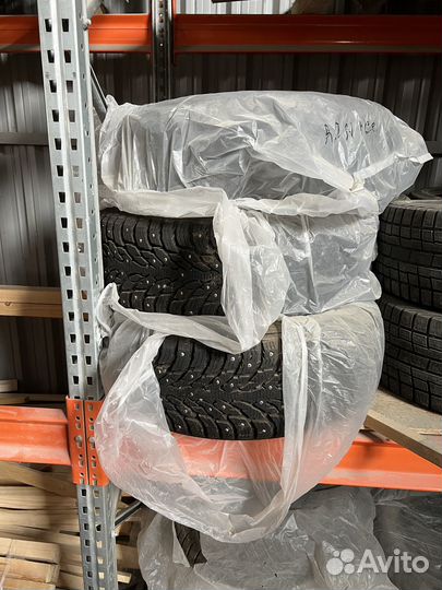 R18 Nokian Tyres Hakkapeliitta 9 SUV 235/55, PCD 0x98 DIA 10