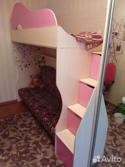 Кровать двухьярусная