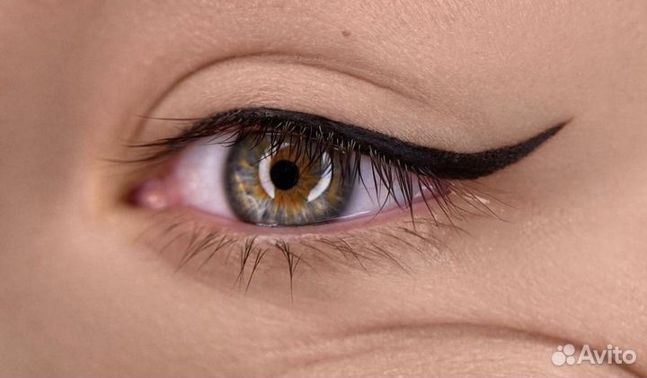 Модель на перманентный макияж век