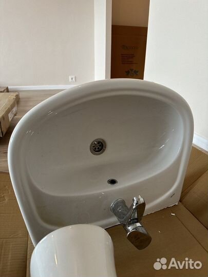 Раковина Santek с пьедесталом и смесителем