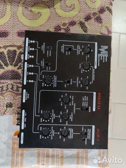 Активный кроссовер momo