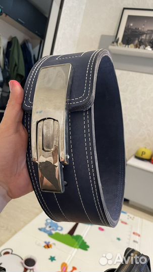 Пояс для пауэрлифтинга с карабином