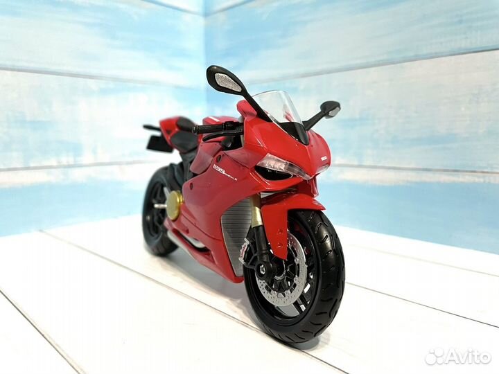 Модель мотоцикла Ducati Panigale 1/12 Maisto