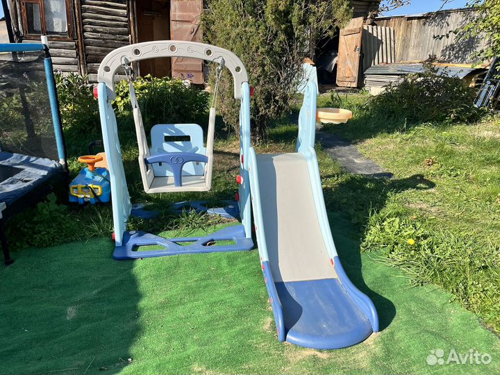 Детская горка с качелями