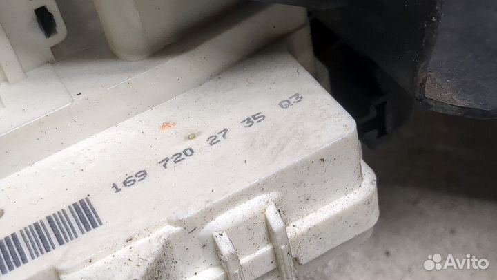 Замок двери Mercedes ML W164, 2006