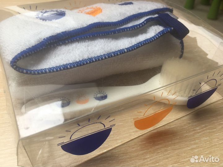 Щетка для лица и полотенце