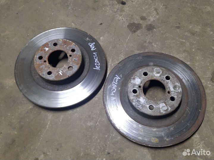 Передний тормозной диск subaru legacy bd bg bk