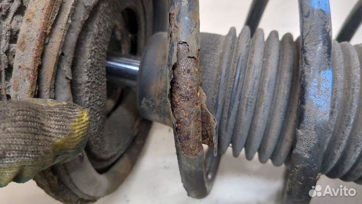 Амортизатор подвески правый передний Peugeot 406