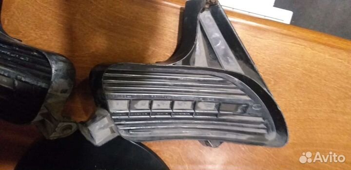 Заглушки в бампер Королла Филдер 2003г