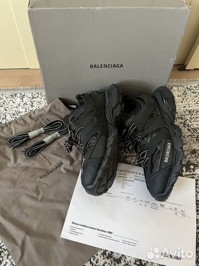 Balenciaga track 1