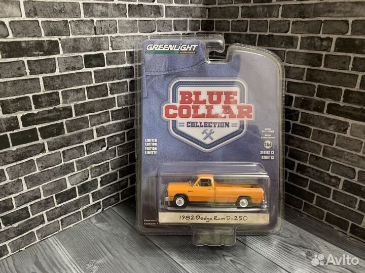 Greenlight 1/64 dodge RAM D-250 пикап 1982 Orange