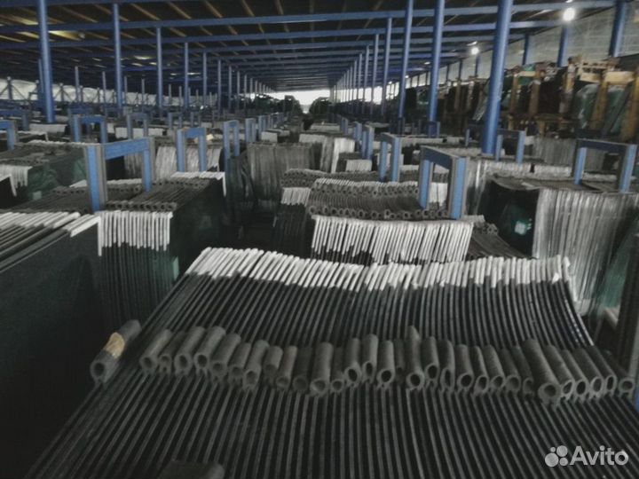 Стекло заднее цельное Caterpillar