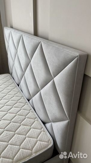 Кровать двуспальная