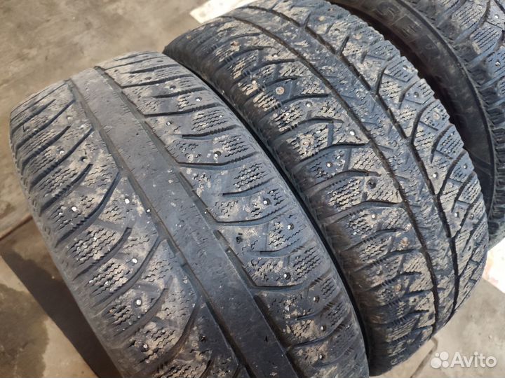 Bridgestone Ice Cruiser 7000 205/55 R16 91T