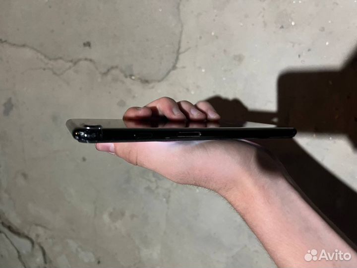 Телефон iPhone 7 plus