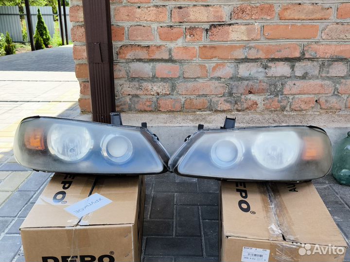 Фары на nissan almera н16