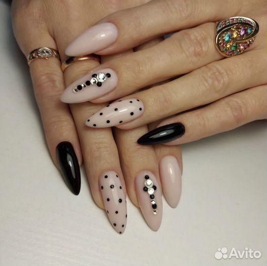 Модель на наращивание ногтей