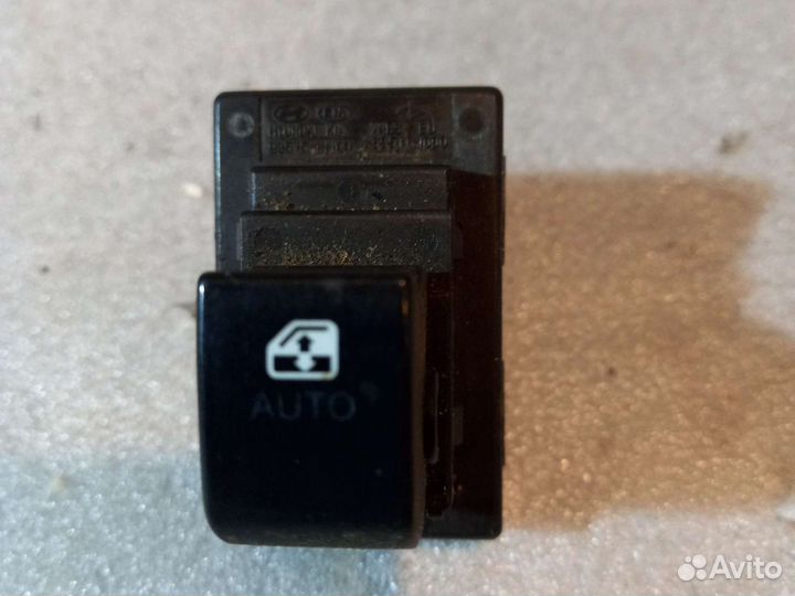 Кнопка стеклоподъемника Kia Ceed