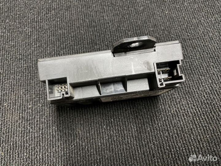 Блок управления топливным насосом Mercedes 31 01