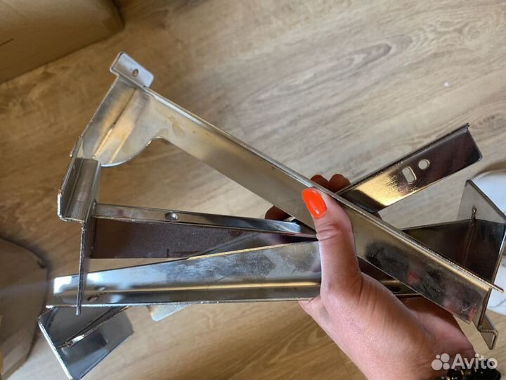 Кронштейн для полки