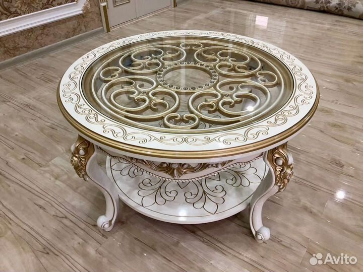 Журнальный столик