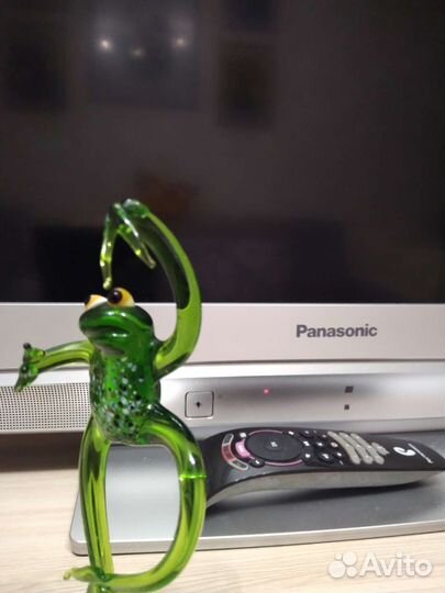 Лягушка из стекла