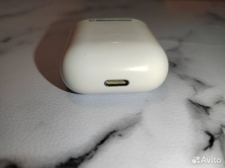 Зарядный кейс для Apple AirPods