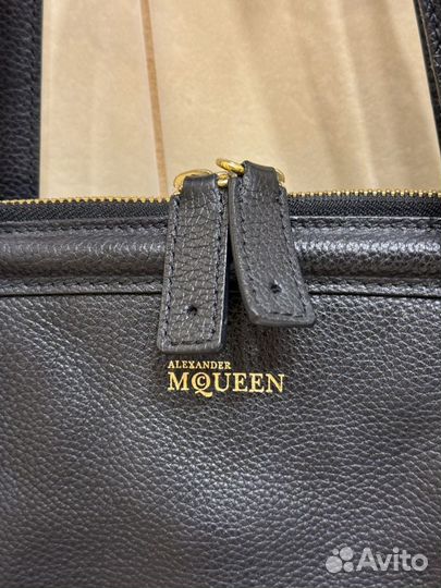 Кожаная сумка Alexander McQueen