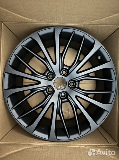 Диски на Toyta Camry Corolla R-18