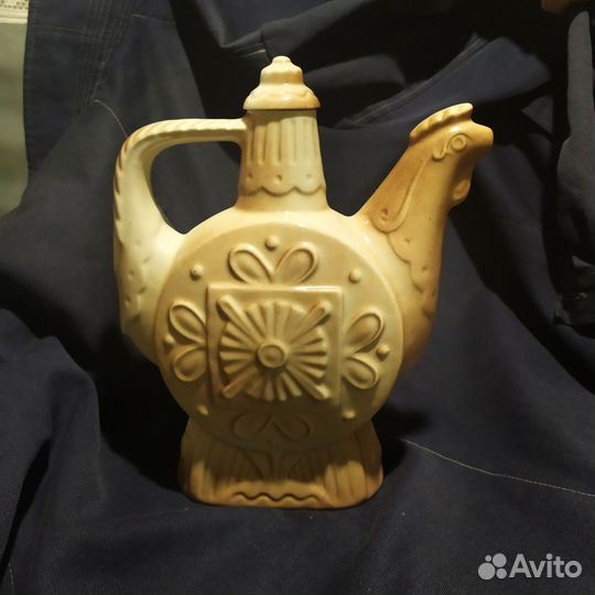 Графин, чайник, кувшин