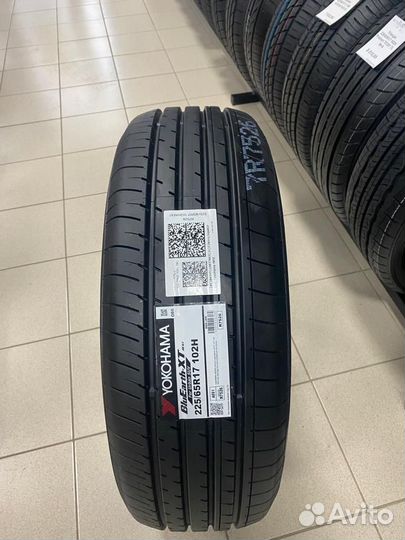 Yokohama BluEarth-XT AE61 225/65 R17 102H