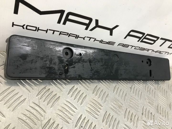 Б/У площадка номера (накладка ) передний Toyota