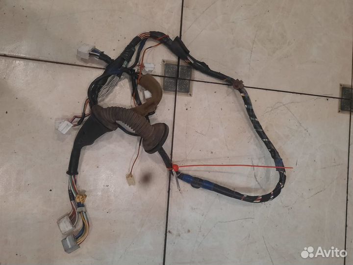 Проводка двери передняя левая Toyota Camry 40