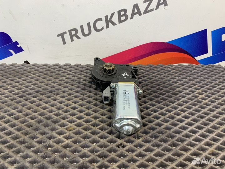 Моторчик стеклоподъемника Mercedes-Benz Actros