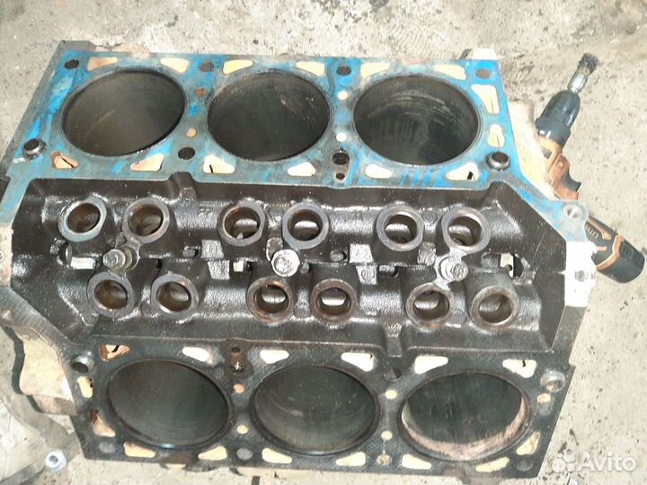 Блок двигателя Крайслер 3,3 3,8