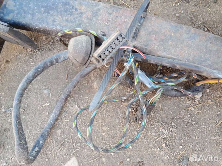 Фаркоп Audi A4 B5 (S4,RS4) 1.6 Бензин