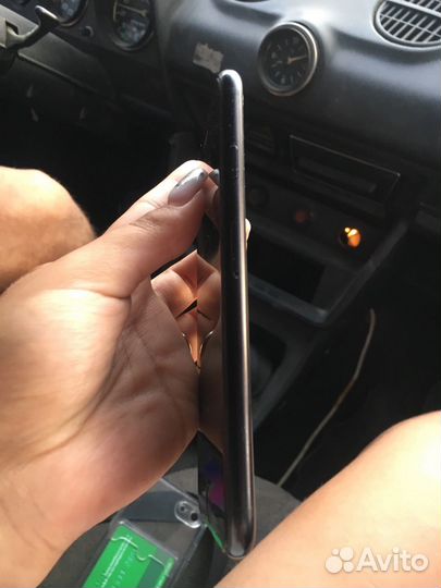 Телефон iPhone se 2020